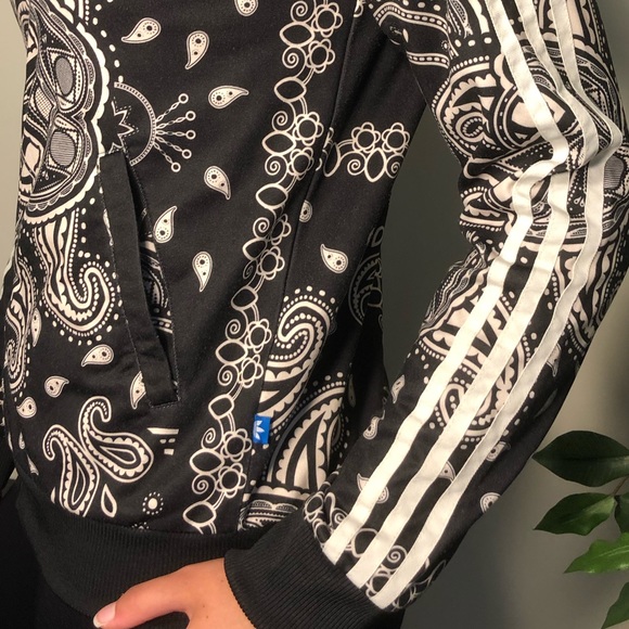 SOLD Adidas white and black zip up paisley jacket - Picture 3 of 5